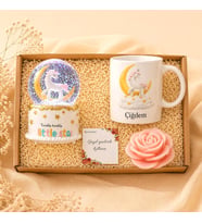 Kişiye Özel Unicorn Rüya Hediye Kutusu Işıklı Müzikli Kar Küresi & İsimli Kupa & Gül Mum Seti