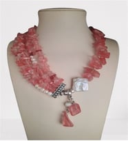 Pembe quartz ve barok incili asimetrik özel tasarım kolye