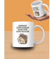 "Benimkisi Güven Eksikliği Değil Kazık Fazlalığı" Yazılı Tasarım Kupa Bardak