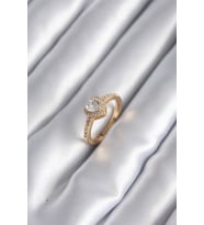 Pirinç Gold Renk Zirkon Taşlı Kalp Charm Model Kadın Yüzük