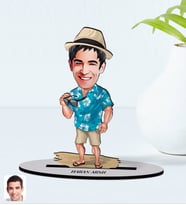 BK Gift Kişiye Özel Tatilci Adam Karikatürlü Ahşap Biblo Model 1