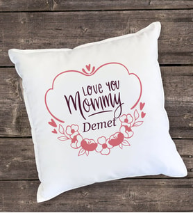Love You Mommy Çiçekli Yastık (Beyaz)