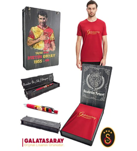 Galatasaray Orijinal Lisanslı Kırmızı Erkek T-Shirt + Uçlu Kalem Set Hediyelik Ahşap Kutulu