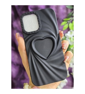 Iphone 16 Uyumlu 3D Kalpli Siyah Silikon Kılıf