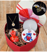 Kişiye Özel Sevgiliye Özel Papatya Kolye  & Love Küre  & Kutulu Kokulu Mum &