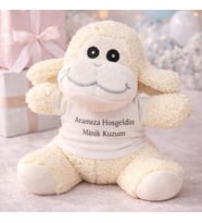 Aramıza Hoşgeldin Minik Kuzum Tişörtlü Sevimli Peluş Kuzu