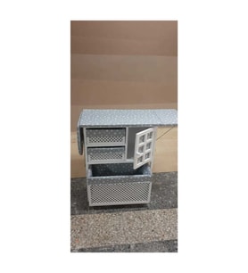 Pratik ve şık dolaplı ütü masası, konforlu kullanım sağlar