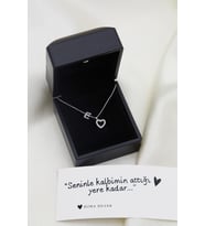 Elika Silver Işıklı Kutuda 925 Ayar Gümüş Harfli Kalp Kolye