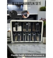 Standlı 9lu Baharatlık Takımı Kendinden Yapışkanlı Etiketli Kaşıklı Ve Kapaklı Baharatlık Seti