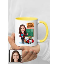 Kadın Sosyal Bilgiler Öğretmenine Hediye Karikatürlü Sarı Kupa Bardak