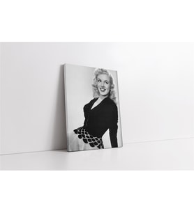 Marliyn Monroe Siyah Kıyafetiyle Kanvas Tablo
