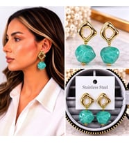 Premium Parlak ve Şık Gold Renk Turkuaz Taşlı Sallantılı Kadın Çelik Küpe