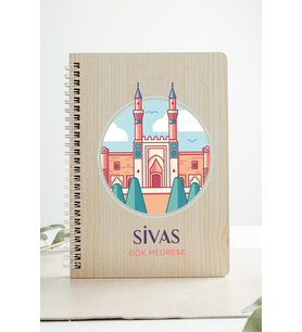 Sivas Gök Medresi Şehir Tasarım Ahşap Kapaklı Defter Kraft Kâğıt Özel Tasarım (Akçaağaç Rengi )
