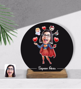 BK Gift Kişiye Özel Süper Anne Karikatürlü Yuvarlak Ahşap Biblo-1