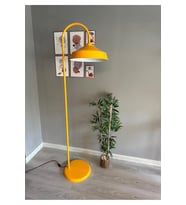 Sarı Lambader Modern Dekoratif Metal Oturma Odası Çalışma Odası Zemin Lambası