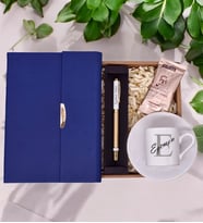 Kişiye Özel Mavi Lüks Termo Deri Defter& Beyaz/Gold Detaylı Roller Kalem& Harf Baskılı Fincan& Tek İçimlik Türk Kahvesi Hediye Seti