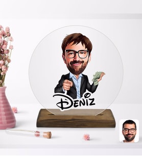 BK Gift Kişiye Özel Erkek Milyoner Karikatürlü Yuvarlak Ahşap Standlı Biblo-1