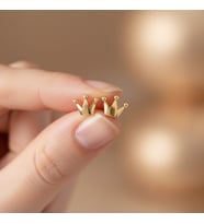 Minik Sade Kraliçe Tacı Altın Kaplama Gümüş Küpe (Gold)