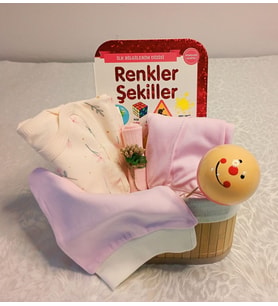 Yenidoğan Hediye - İlk Kavramlar & Gelişim Lüks Seti (Dikdörtgen Hasır Sepet & İki Dilli Kitap - Renkler Şekiller - & Ahşap Çıngırak)  Grupsal Ofis (Pudra Pembe)