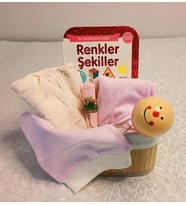 Yenidoğan Hediye - İlk Kavramlar & Gelişim Lüks Seti (Dikdörtgen Hasır Sepet & İki Dilli Kitap - Renkler Şekiller - & Ahşap Çıngırak)  Grupsal Ofis (Pudra Pembe)