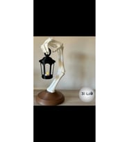 İskelet El Lamba Tutucu Dekoratif Fener, Gotik Tasarım, 30 cm, Cadılar Bayramı Süsü (Krem)