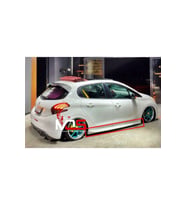 PEUGEOT 208 MARŞPİYEL SAĞ SOL TK FİBERGLASS BOYASIZ