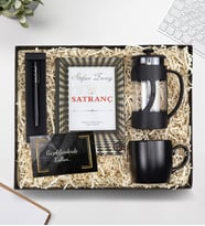 Kişiye Özel Mat Roller Kalem & Siyah Kupa & Siyah French Press & Satranç Kitap Hediye Seti