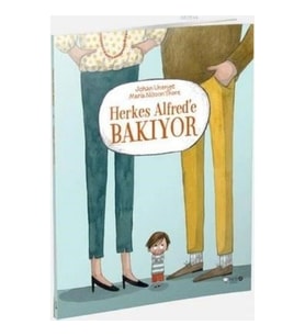 Herkes Alfred'e Bakıyor
