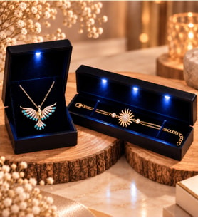 925 Ayar Gümüş Takı Seti Anka Kuşu Kolye ve Gold Güneş Bileklik Işıklı Kutulu