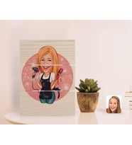 BK Gift Kişiye Özel Kadın Kuaför Karikatürlü Otantik Masaüstü Ahşap Palet Çerçeve-3 (Beyaz)