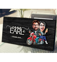 BK Gift Kişiye Özel Sevgililer Karikatürlü Kabartma Figürlü Ahşap Tablo, Duvar Dekoru, Arkadaşa Hediye, Özel Tasarım Ev Hediyesi-97 (Siyah)