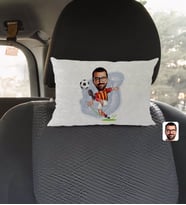 BK Gift Kişiye Özel Sarı Kırmızı Futbolcu Karikatürlü Dikdörtgen Araç Koltuk Yastığı-1