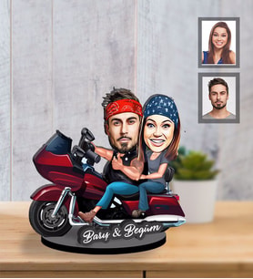 Kişiye Özel Motorcu Sevgili Karikatürlü İki Katmanlı Ahşap Biblo Model 2