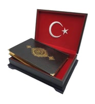 Türk Bayraklı  Ahşap Sandıklı Orta Boy  Kuran-ı Kerim ve Ayraç
