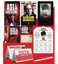 Asla Vazgeçme - Ayraç - Kartpostal - Poster - Uğur Mumcu -  2026 Ajanda Komutan - Kalpaklı Ahşap Duvar Takvimi - Masa Takvimi