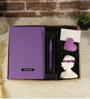 Kişiye Özel Desenli Defter & Kişiye Özel Metal Tükenmez Kalem & Modern Kadın Figür Dekoratif Obje & Kalp Not Tutucu Hediye Seti