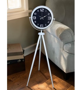 River World Ayaklı Saat Tripod Rengi Beyaz Tasarımı Kontrast