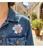 Lente Aksesuar Soft Renkli Şeftali Çiçeği Broş-Rengarenk Sedefli Kadın Yaka İğnesi (Çok Renkli)