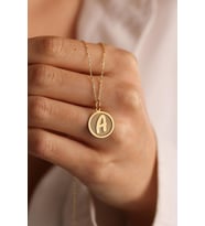 Kişiye Özel 925 Ayar Gümüş Şık Minimal Harf Kolye (Gold)