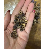 100 ADET 08 MM DELİKLİ BAMBU AHŞAP TAKI BONCUĞU (Kahverengi)