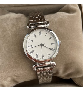 Zarif Kadınların Tercihi: Modern Kol Saati İndirimli Kampanyalı Avantajlı Kuponlu Ucuz Kişiye Tarz Şık Bileklik Set Tasarım Premium Unisex Vintage Çelik Metal Genç Lüks Moda Trend SevgiliEşÇift