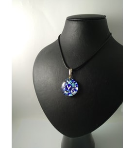 CAM HARF KOLYE – HANDMADE EL YAPIMI MURANO– (V) HARFİ MODELİ