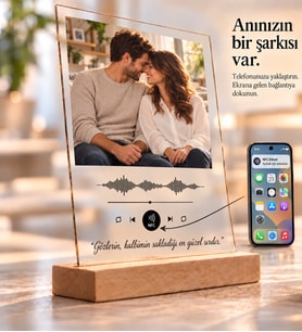 Kişiye Özel Fotoğraflı NFC Şarkı Çerçevesi – Standlı Pleksi Hediye