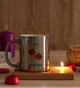 Kişiye Özel Sevimli Domatesler Ahşap Altlıklı Mumlu Silver Kupa