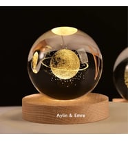 Kişiye Özel Işıklı Ahşap Kaideli Satürn Cam Küre 8*6cm