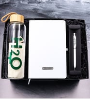 Kişiye Özel Beyaz Defter & Beyaz Touch Kalem & Bambu Kapaklı 600ml Cam Matara Hediye Seti