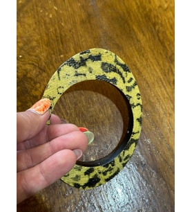 AHŞAP OVAL DESENLİ ETNİK KADIN BİLEZZİK ÇAP 7 CM (Sarı)