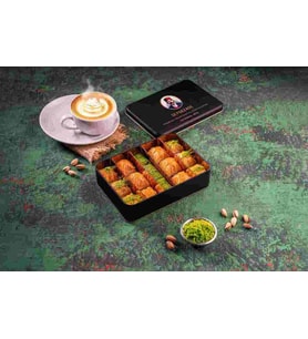Özel Teneke Kutuda Karışık Baklava (Fıstıklı, Cevizli, Fıstık Sarma)