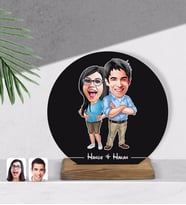 BK Gift Kişiye Özel Sevgililer Karikatürlü Yuvarlak Ahşap Biblo-101