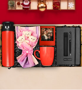 Yılbaşına Özel Cam Matara Suluk & Kırmızı Kupa & Üçlü Peluş Ayıcık Buketi & Kişiye Özel Defter & Deri Kılıflı Touch Pen Kalem & Fotoğraf Çerçevesi Hediye Seti
